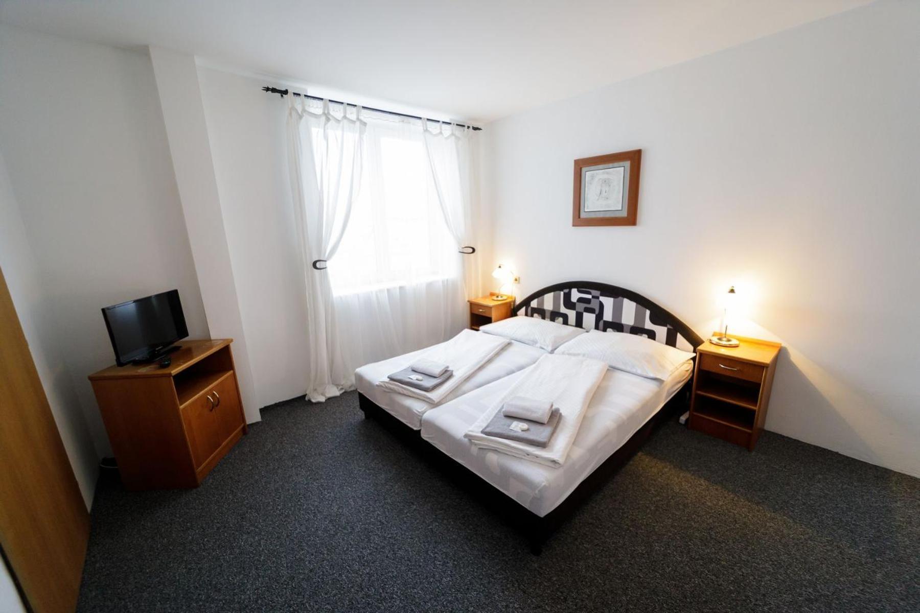 Hotel Peliny Chocen Extérieur photo