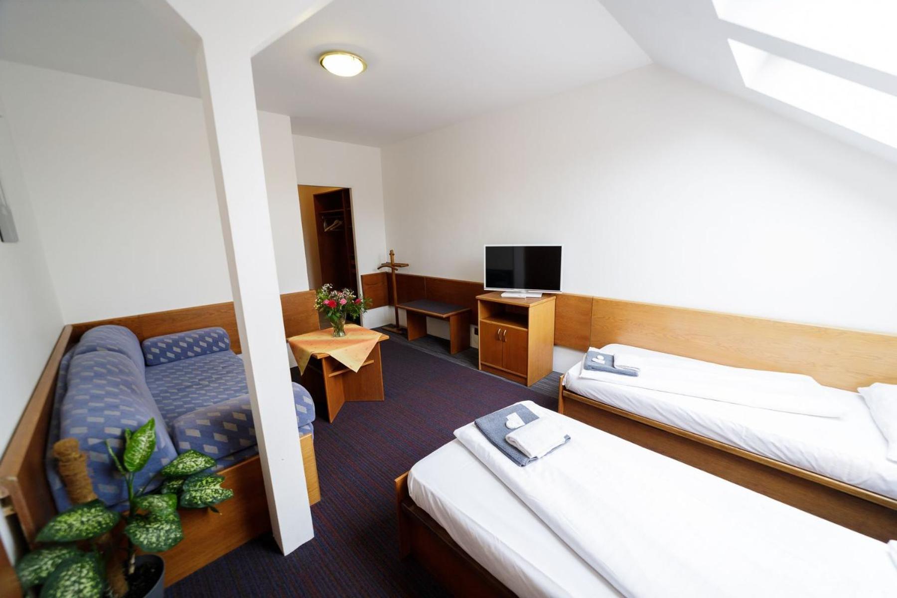Hotel Peliny Chocen Extérieur photo