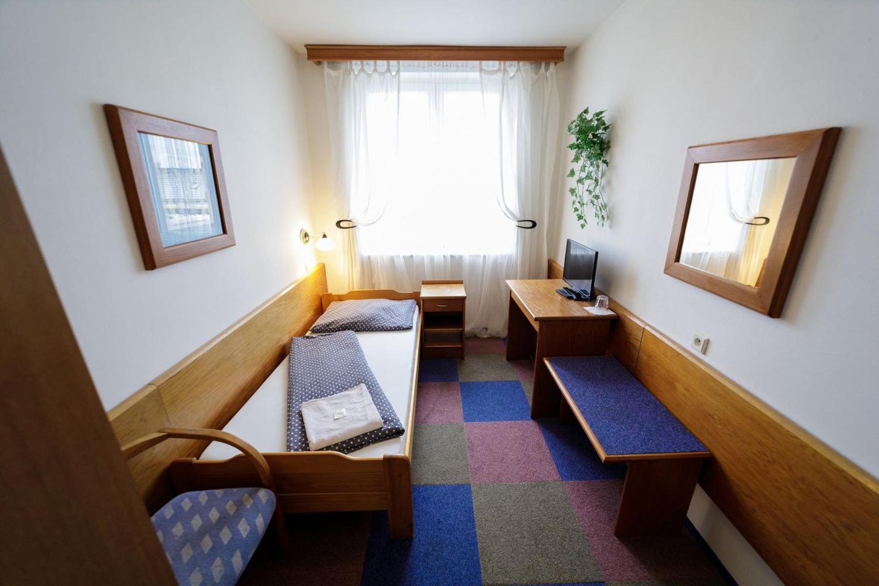Hotel Peliny Chocen Extérieur photo